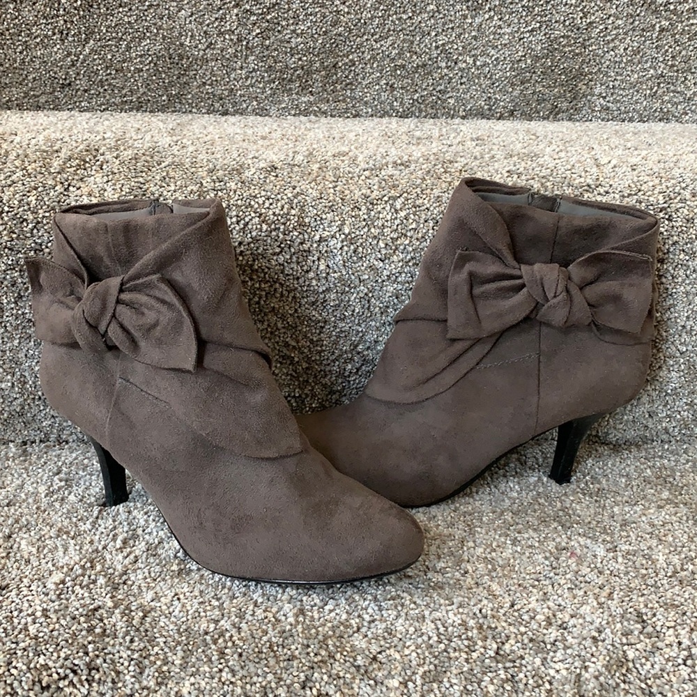 Apt 9 Gray Faux Suede Ankle Boots